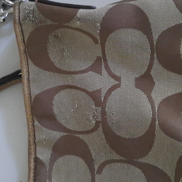 Coach Medium Tote WELL WORN - Picture 4 of 15